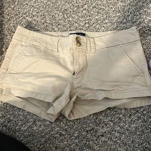 Size 8 American eagle shorts. Looks brand new